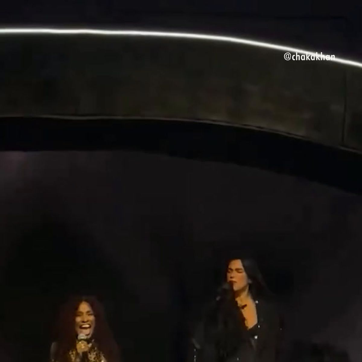 Dua Lipa Brings Out Chaka Khan at Chicago Show