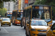 Un hombre fue detenido tras golpear a una mujer en un colectivo durante una discusión por un boleto