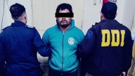 Atacó a puñaladas a dos vecinos y mató a un hombre