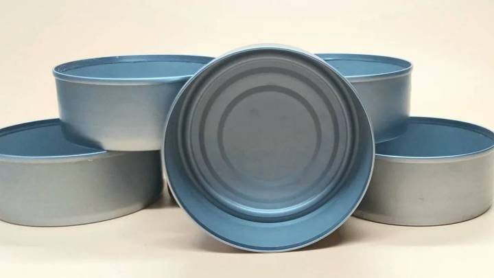 Antes de tirar las latas de picadillo vacías, hacé estos bonitos portavelas para vender o regalar el Día de la Madre