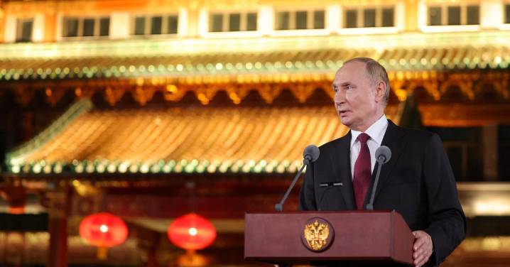 Putin afirma estar dispuesto a reunirse con Zelenski si va a Moscú