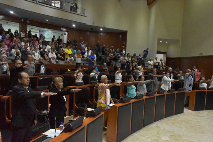 Ancianos plantean proyectos desde el Congreso local