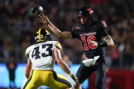Deadspin | Mark Gronowski's 3 rushing TDs take Iowa past Rutgers