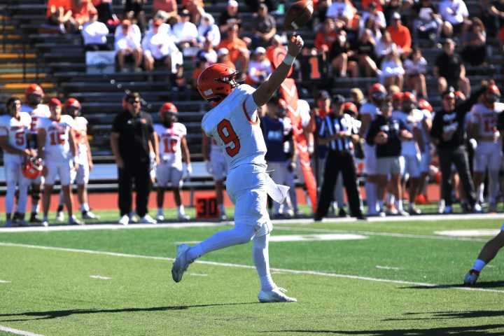 College Insider: Jamestown Jimmies deliver 'we belong' effort, winning 1st NSIC football game