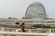 BBVA anuncia por sorpresa que repartirá un dividendo en efectivo de 32 céntimos a sus accionistas y a los de Banco Sabadell que acudan a la OPA