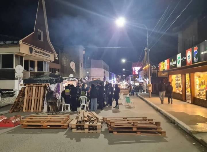 Las cámaras empresariales de Tierra del Fuego le exigen a Melella “restablecer el orden público” y frenar los bloqueos de SUTEF