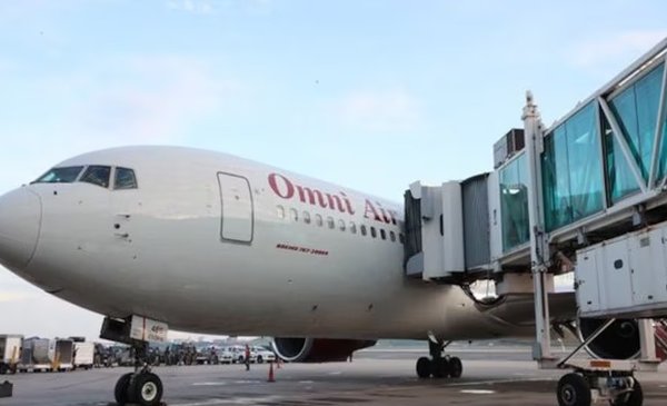 Llegó el avión de los deportados argentinos desde EE. UU.