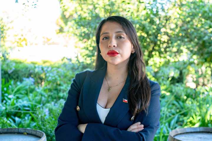 PDI confirmó robo y agresión: Diputada Veloso anuncia querella contra red de bots y exige responsabilidad de Canal 13 por distorsiones a su accidente en marzo