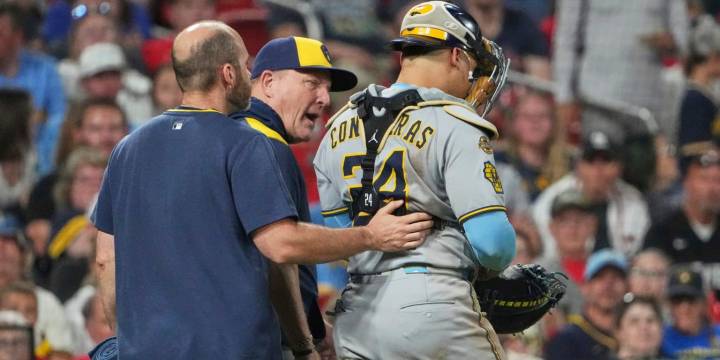 William Contreras exits with a hand injury in Brewers' extra