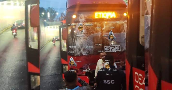 Choque de dos camiones de la Línea 2 del Metrobús deja al menos 12 heridos