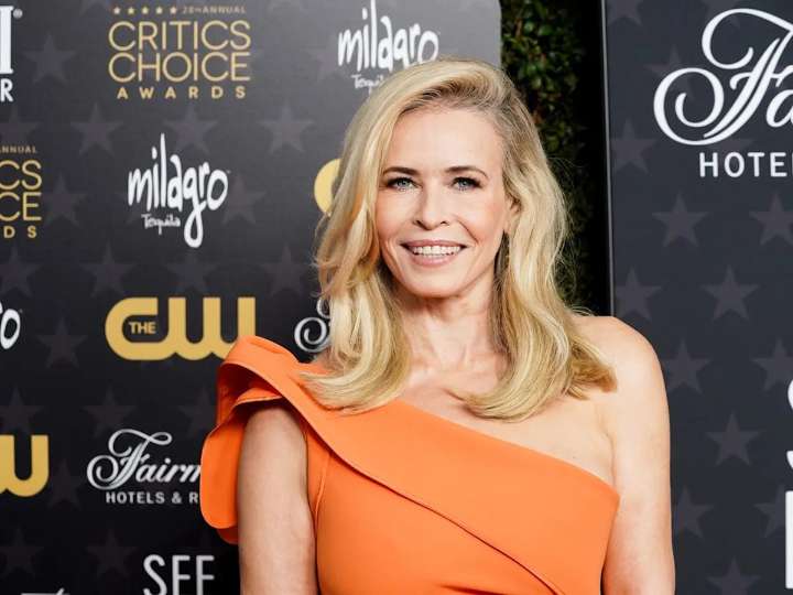 Chelsea Handler and Jann Arden enjoy a weekend in Tofino