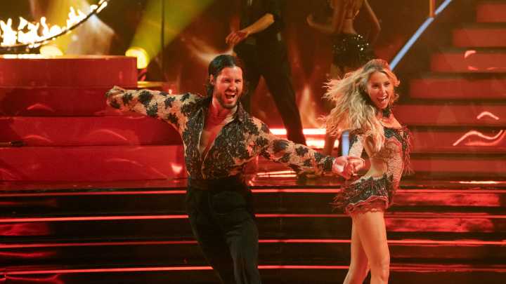 'Dancing with the Stars' returns with 2 Floridians: See week 1 scores