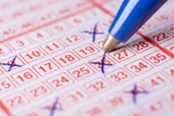 ¿Repetir números en la lotería funciona? Esto dice la psicología