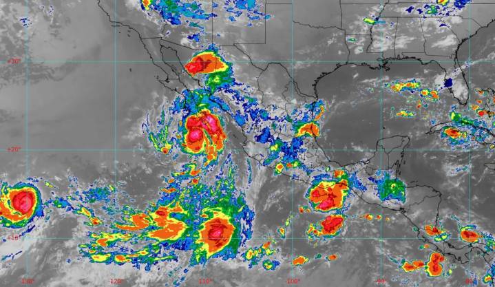 Lorena evoluciona a huracán categoría 1 en costas de Baja California Sur; prevén lluvias para estos estados
