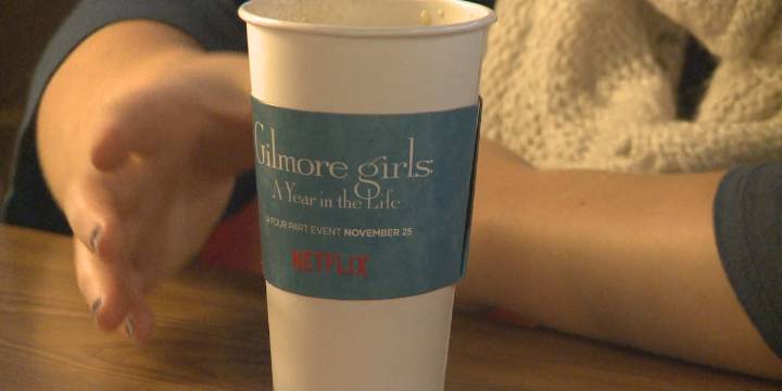 ‘Gilmore Girls’ stars come to Connecticut
