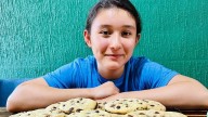 Niña salmantina seleccionada en artes marciales vende galletas para participar en campeonato en Roma