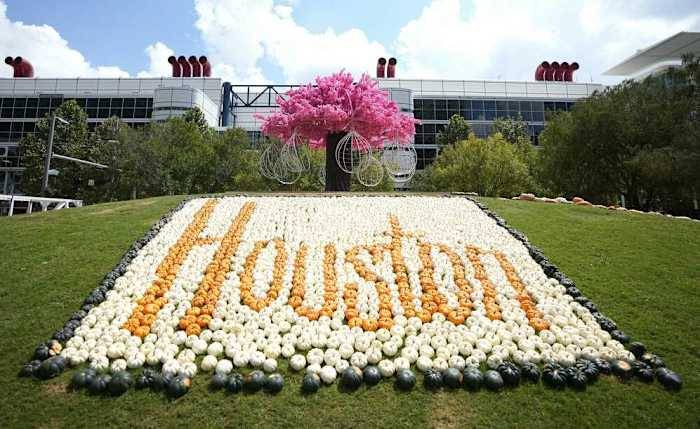 Houston Pumpkin Festival returns to Discovery Green with family fun, games, and unique attractions