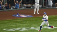 Rangers aplastan a Cerveceros con grand slam y se acercan en la División Oeste