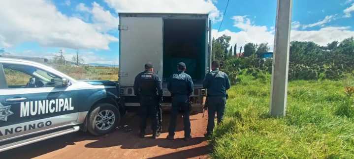 Camioneta robada es recuperada en operativo
