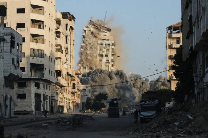 Netanyahu says Israel working on ceasefire plan on eve of Trump meeting. Gaza death toll tops 66,000