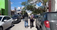 Bloquean carretera en por desaparición de joven