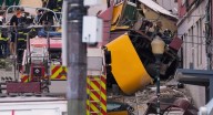 Tragedia en Lisboa: al menos 16 personas murieron tras descarrilamiento de un funicular El emblemático tren amarillo se estrelló contra un edificio en una de las zonas turísticas más populares de la c