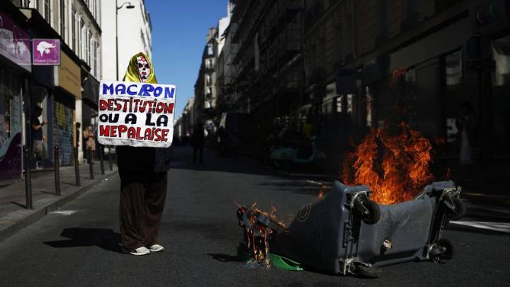 Más de un millón de personas salen a la calle en Francia contra los recortes y el Gobierno de Macron