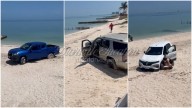 Indignación en Chelem por vehículos atorados en zona de anidación de tortugas