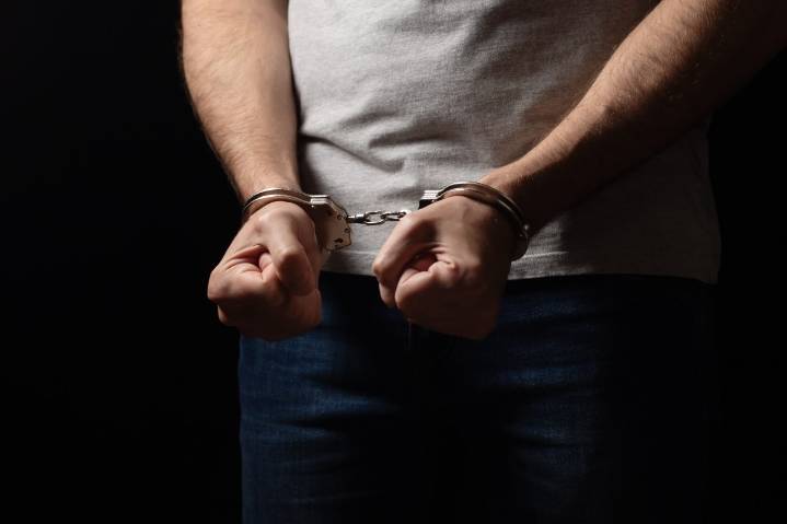 Detenido en Florida por intentar asesinar a un hombre que iba con su bebé