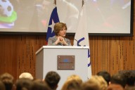 Matthei: “Chile puede avanzar sin extremos”