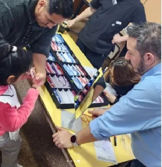 Inició la campaña de evaluación visual y entrega de anteojos en la Región Sanitaria Confluencia