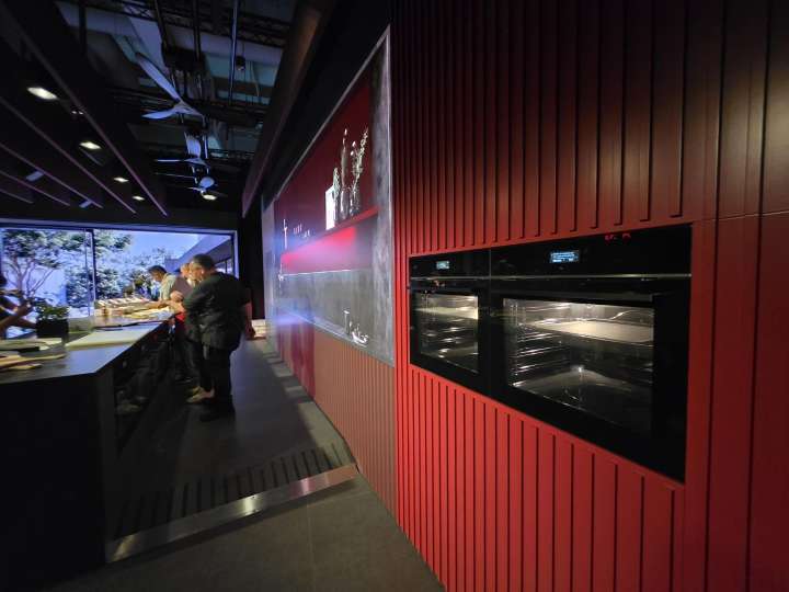 AEG’s New Pizza Oven Steals the Show at IFA 2025