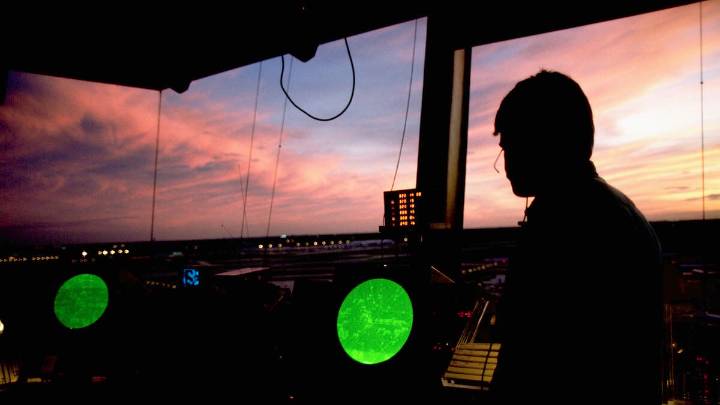 Flights Stopped After Radar Outage Hits Dallas Air Traffic Controllers