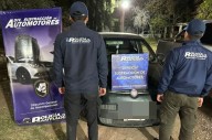 Recuperan un auto robado tras allanamientos en el barrio Ejército Argentino