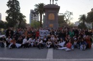 "Flashmob" en la plaza San Martín por los 20 años del CREAR