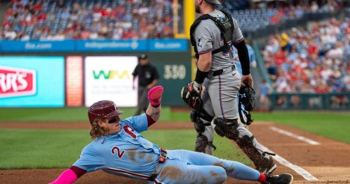 Phillies beat Miami 1-0, eliminating the Marlins from the wild