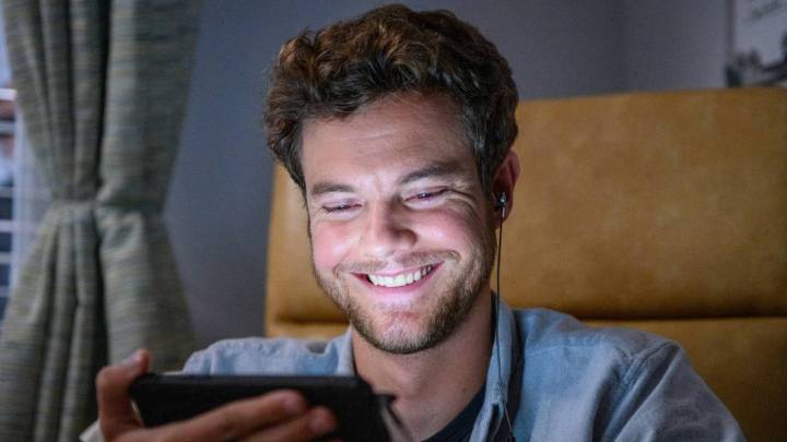 8 Best Horror Movies With a Killer Boyfriend Twist