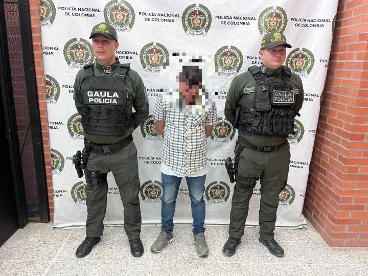 Alias ‘Disfraz’, extorsionista que suplantaba a grupos armados, cayó en flagrancia mientras recibía dinero