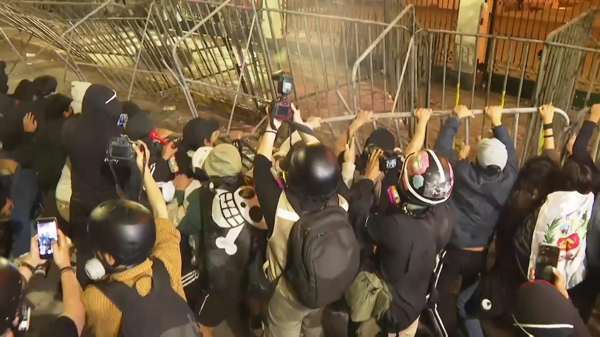 Clashes erupt outside Peruvian Congress as anti-government protests by youth groups continue