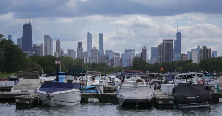 Chicago mayor defies Trump's immigration crackdown plan for the city