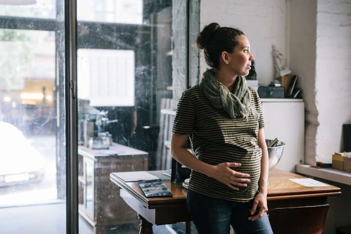 Dear Annie: Should we avoid offering unused baby items to friend who is having a difficult pregnancy?