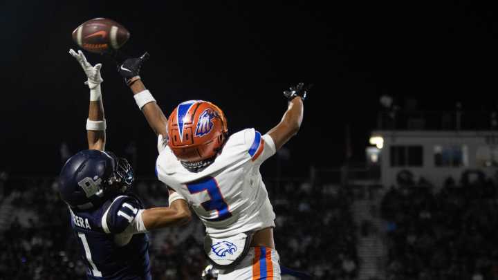 Lighnting causes delays for several El Paso high school football games
