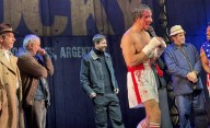 ¡Hola Lio! El capitán fue al teatro en calle Corrientes y lo hicieron subir al escenario
