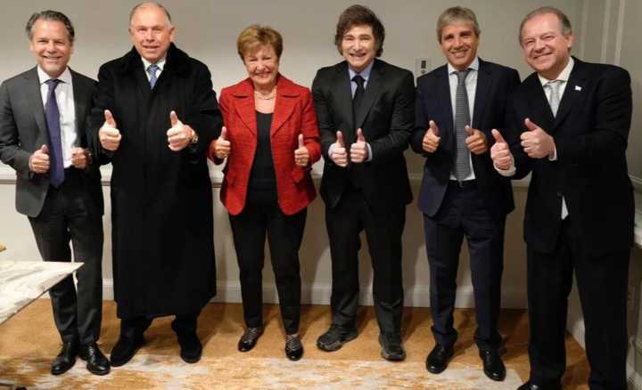 Milei se reúne con el FMI en plena tensión cambiaria y venta de reservas del BCRA