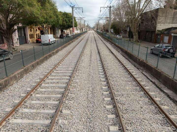 Línea Roca: el tren volvió a llegar hasta La Plata tras las obras de...