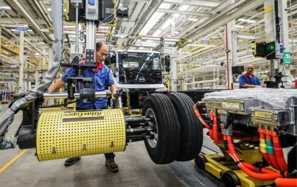Perfilan arancel de 50% para autos chinos y otros productos
