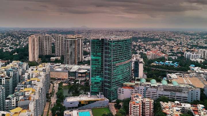Bengaluru Weather Update: Moderate To Heavy Shower Is Predicted In North Interior Karnataka; Check Humidity, Temperatures And AQI
