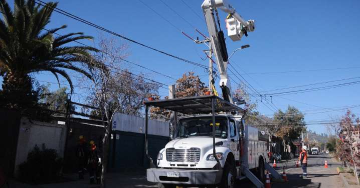 Cortes de luz en Santiago hoy miércoles 24 de septiembre: Serán en 12 comunas y durarán hasta 8 horas