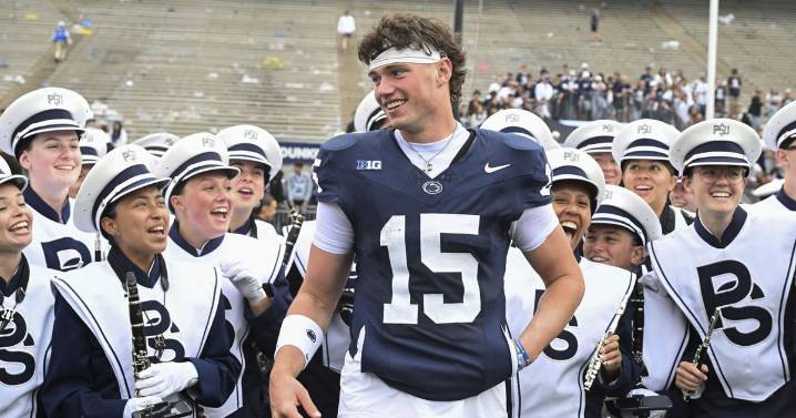 Oregon jumps to No. 4 in AP Top 25 behind Ohio State, Penn State, Louisiana State; Illinois, Florida State into top 10