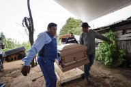 Cuerpo del mexicano abatido en Chicago son repatriados a su ciudad. Video contradice la versión de ICE
